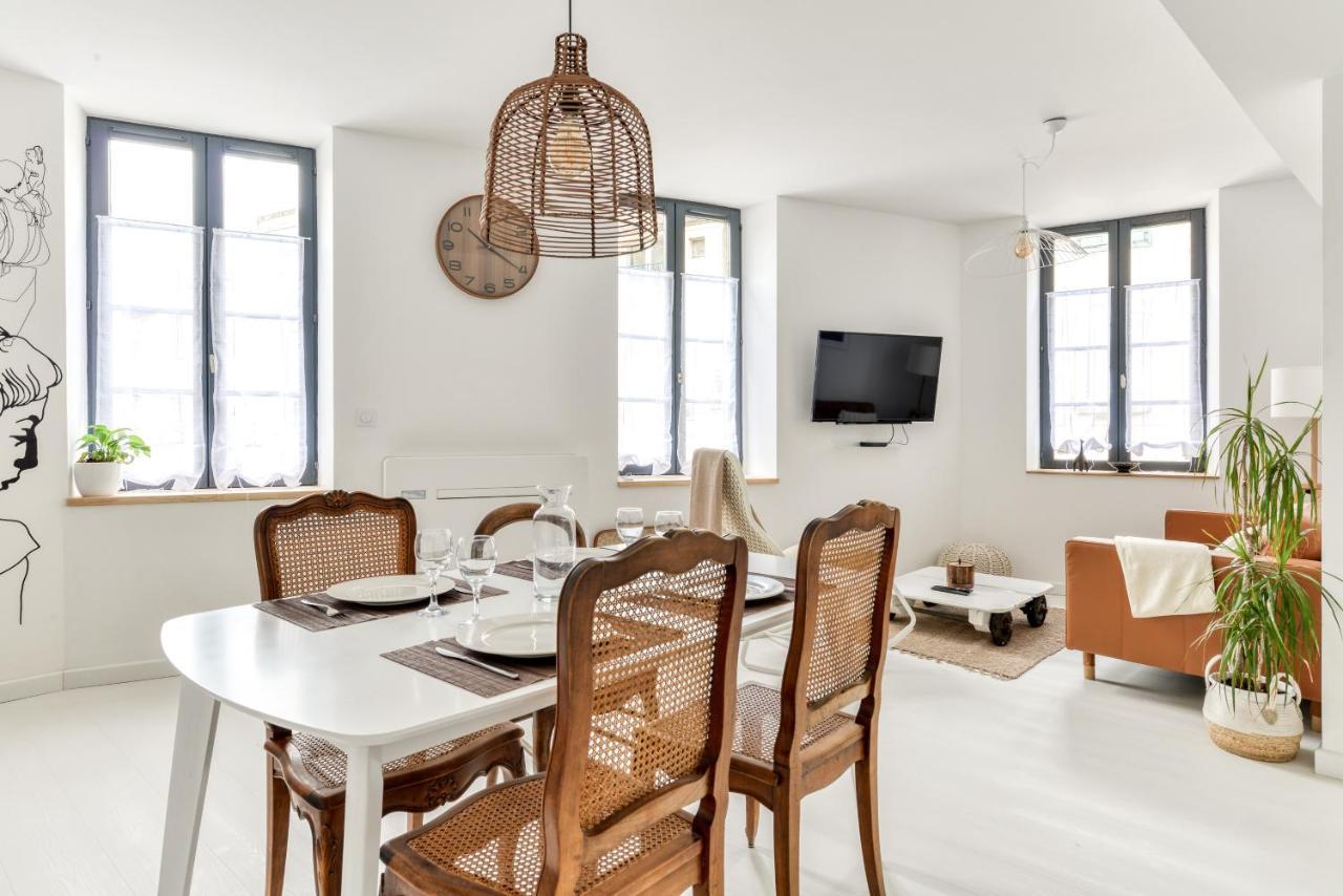 Les Gites De Laure - L'Or Blanc, Appartement Avec Vue Sur Le Chateau, Climatisation, Netflix, A 160 M De La Cite Medievale Carcassonne Bagian luar foto